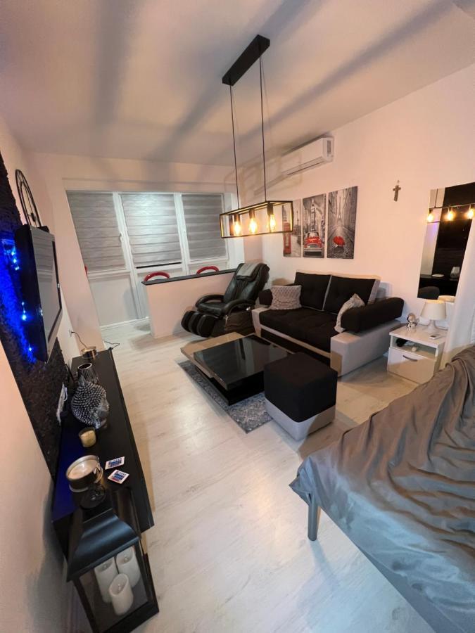 Apartman Paola - Massage Chair- 0-24 Self Check In Out- Zupanja Exterior photo